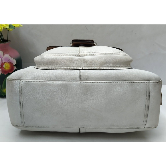 Coach Soho White Pebbled Leather Domed Buckle Pocket ZIpper Satchel Shoulder Bag - Picture 4 of 15